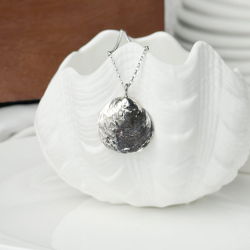 Sterling Silver Saddle Oyster Shell Necklace P1412